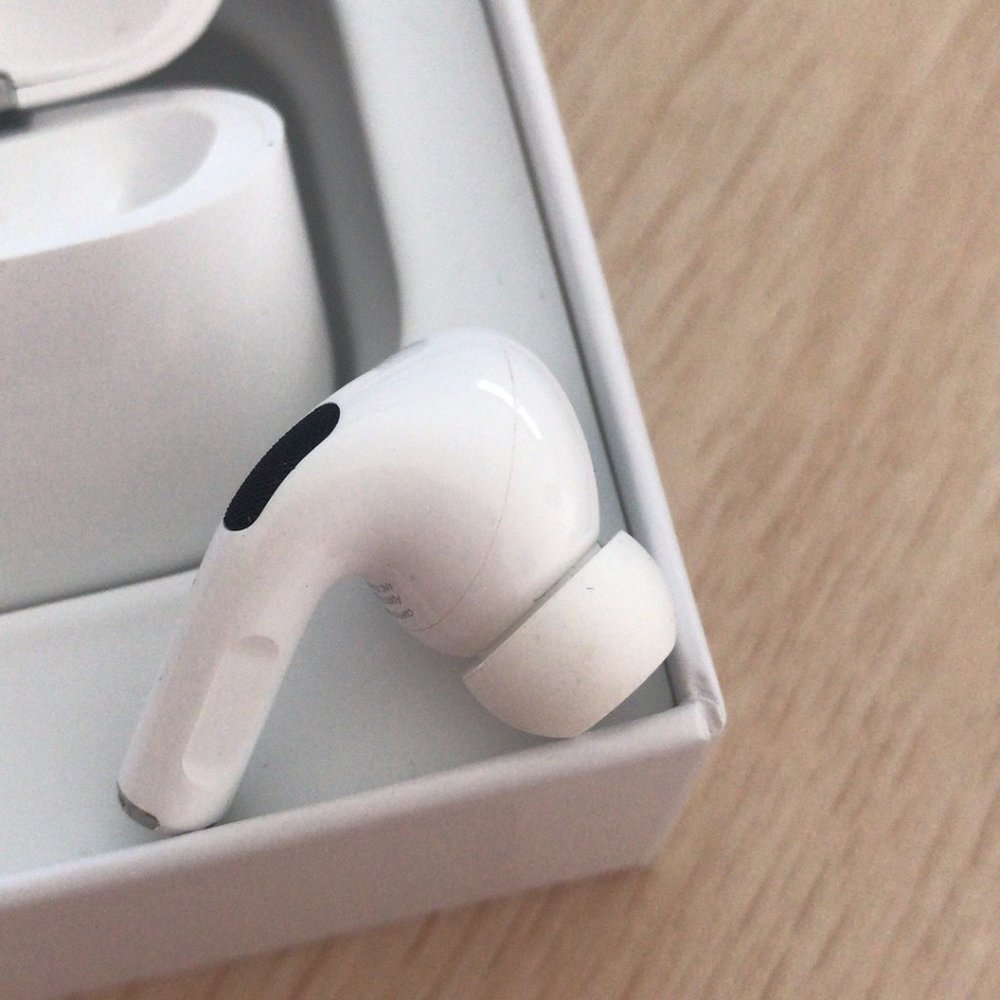 Apple's new headphones - Picture 10 of 13
